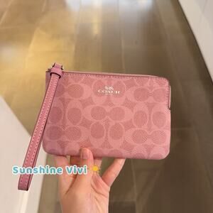 NWT Coach CAQ75 Corner Zip Wristlet In Signature Canvas In Silver /Dusty Pink